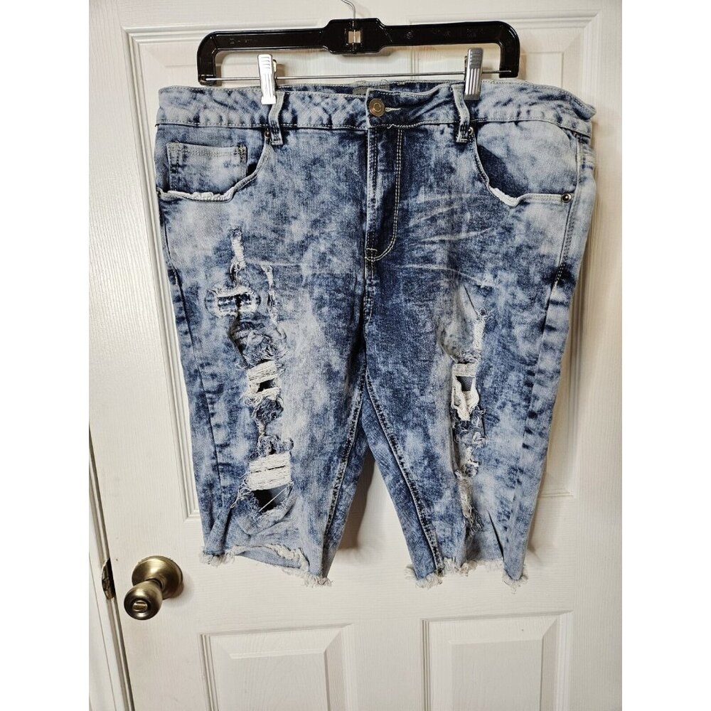 CJ BLACK Distressed Denim Shorts Mens Size 38x11 Medium Wash  Skater Y2K